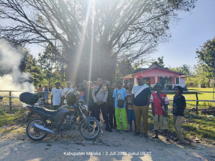 Bhabinkamtibmas Bersama Warga Gelar Jumat Bersih, Perkuat Semangat Gotong Royong di Desa Rainawe