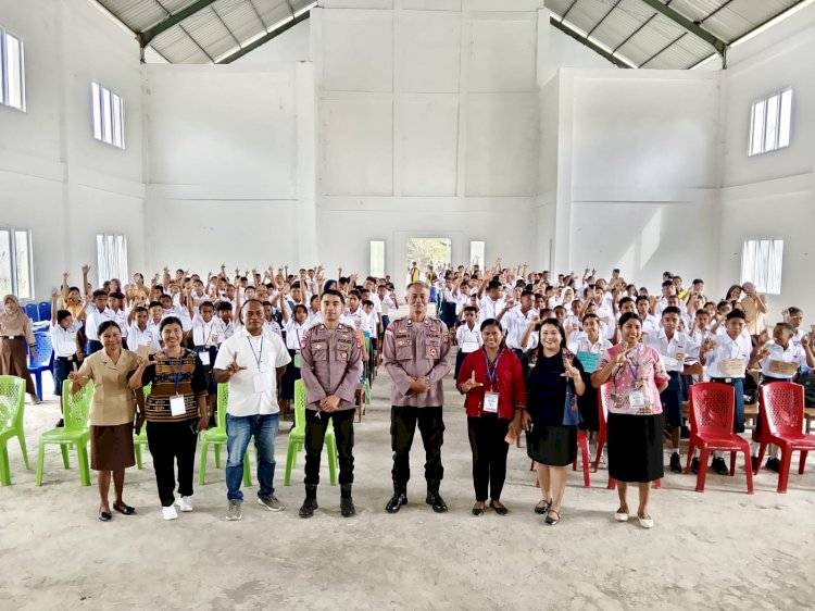 Polsek Malaka Tengah Bekali Peserta MPLS SMP Negeri 1 Malaka Tengah dengan Edukasi Kenakalan Remaja, Tertib Berlalu Lintas, dan Bahaya NAPZA