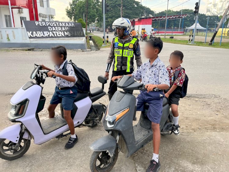 Sat Lantas Polres Malaka Edukasi Anak-Anak, Sepeda Listrik Dilarang Digunakan di Jalan Raya