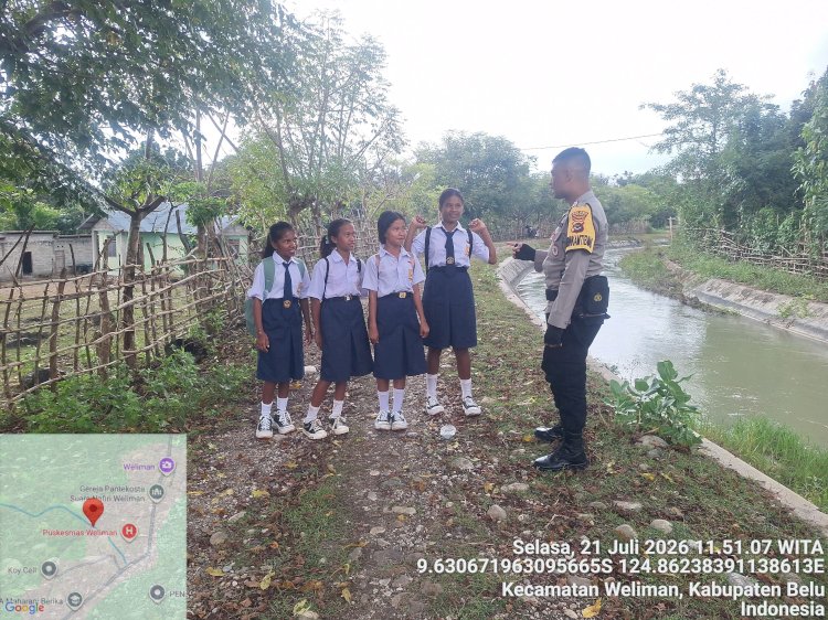 Bhabinkamtibmas Polsek Weliman Sapa Pelajar Lewat Patroli Dialogis, Tanamkan Budaya Tertib dan Peduli Kamtibmas
