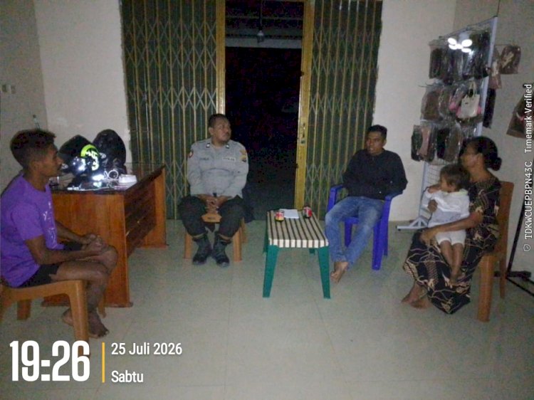 Anggota Polsek Laenmanen Sambangi Warga dari Rumah ke Rumah, Edukasi Kamtibmas untuk Cegah Kenakalan Remaja
