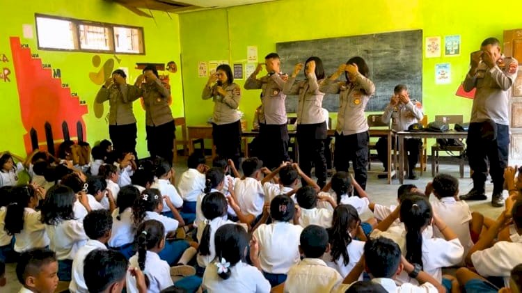 Trauma Healing, Terapi USEFT, dan Bantuan Kapolda NTT Hadirkan Senyum Anak-Anak Terdampak di Adonara Timur