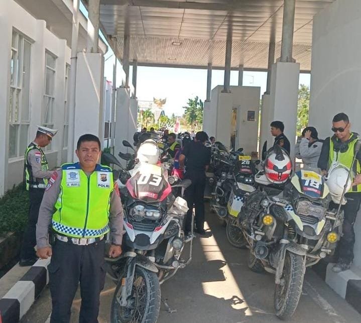 Satlantas Polres Malaka Pastikan Perjalanan Rombongan MOGE GASAX FLOBAMORATA Aman dan Lancar di Jalur Perbatasan