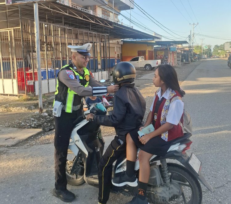 Wujud Kepedulian kepada Masyarakat, Sat Lantas Polres Malaka Hadir Jaga Keselamatan Pengguna Jalan di Kota Betun