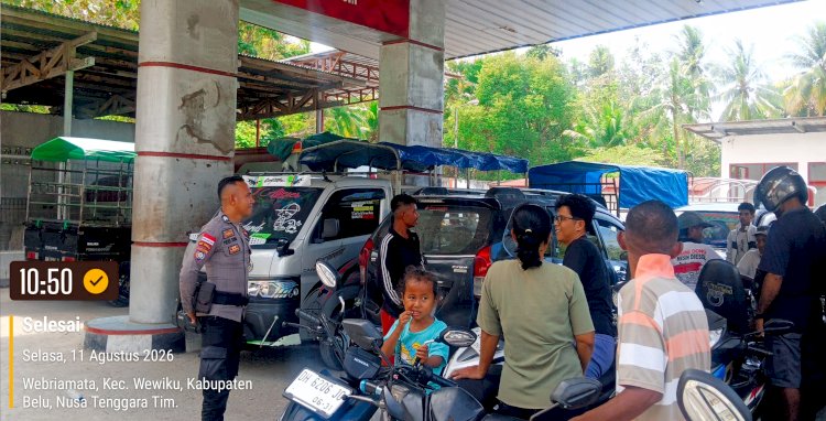 Polsek Wewiku Hadir di APMS Webriamata, Pastikan Antrean BBM Tertib dan Pelayanan Berjalan Aman