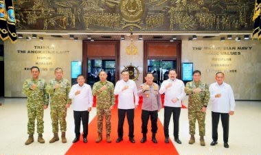 Kapolri Bersama Menko Polkam dan Pimpinan Lembaga Negara Perkuat Kebersamaan di Mabes TNI AL