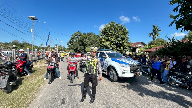 Semangat Kemerdekaan Membara, Polres Malaka Kawal Gerak Jalan 8 KM Libatkan Pelajar dan OPD