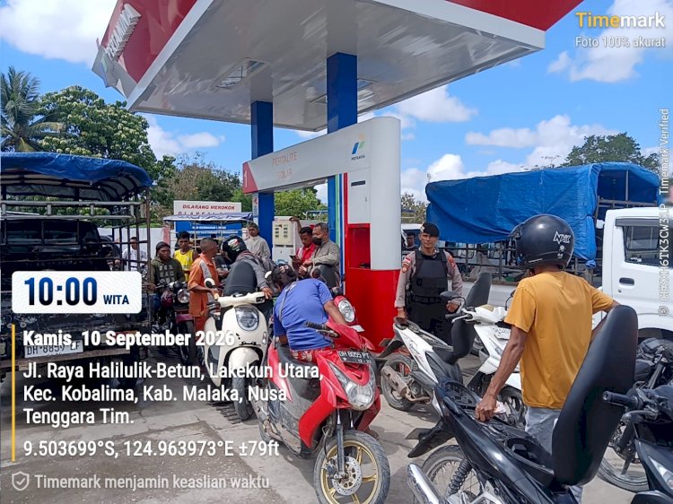 Polsek Kobalima Kawal Penyaluran BBM di APMS Welaus, Pastikan Pelayanan Berjalan Tertib
