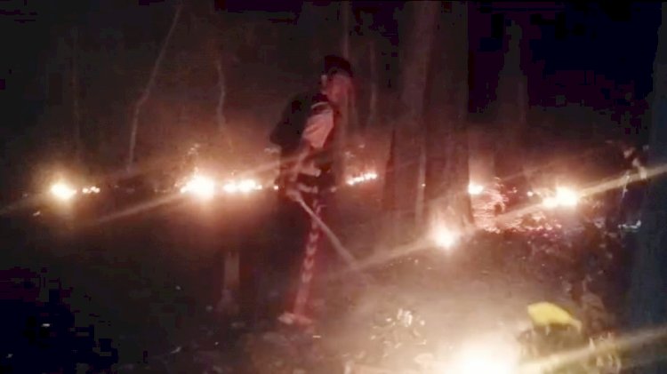 Respons Cepat Polres Malaka Padamkan Titik Api di Kawasan Hutan Desa Kateri