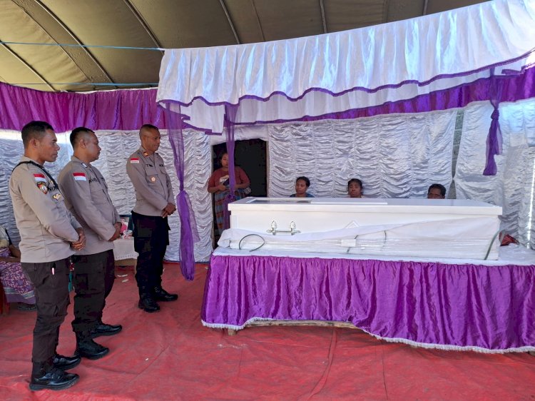 Polsek Laenmanen Kawal Kedatangan Jenazah PMI Asal Malaka, Pastikan Pemulangan Berjalan Aman dan Kondusif