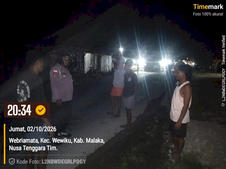 Hadir Menyapa Warga hingga Tengah Malam, Polsek Wewiku Perkuat Patroli Dialogis Jaga Kamtibmas