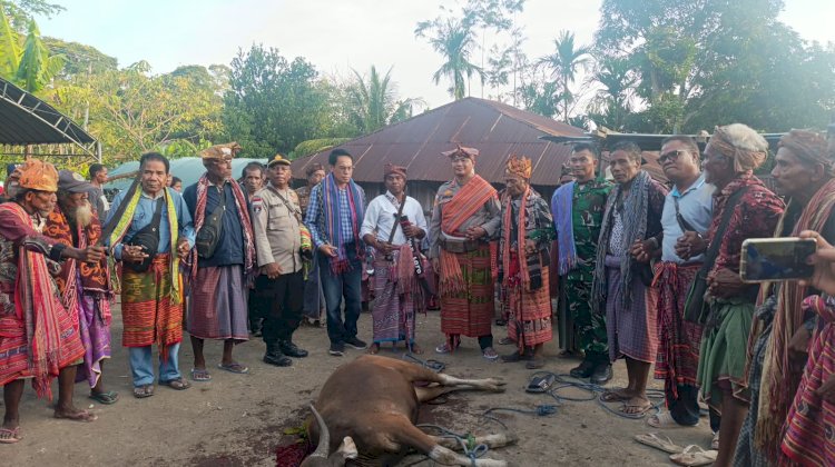 Hadiri Peresmian Rumah Adat Kolibein Beisiri, Kapolres Malaka Rajut Persaudaraan dalam Kehangatan Tradisi dan Budaya