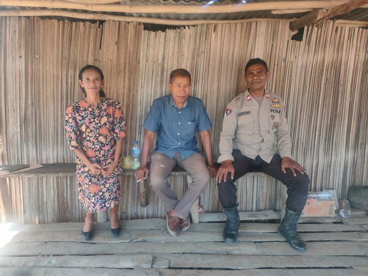 Menyusuri Desa, Menjaga Rasa Aman, Polsek Kobalima Perkuat Patroli Humanis dan Kedekatan dengan Warga