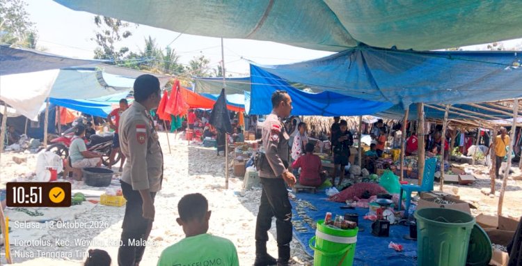 Pasar Wanibesak Aman dan Tertib, Polsek Wewiku Hadir Berikan Rasa Nyaman kepada Masyarakat