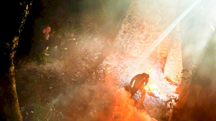 Respons Cepat Laporan Kebakaran, Personel Polres Malaka Bergerak Padamkan Api di Kawasan Kateri