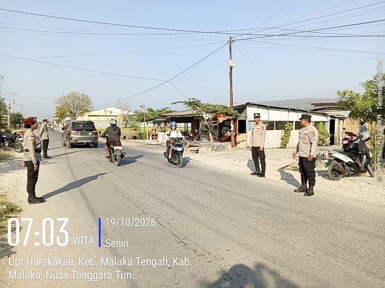 Polres Malaka Hadir di Perempatan Harkakae, Wujudkan Lalu Lintas Pagi yang Aman dan Tertib