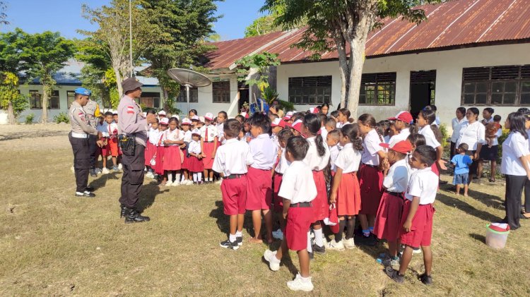 Polisi Peduli Pendidikan, Polsek Rinhat Edukasi Siswa tentang Bahaya Narkoba dan Perundungan